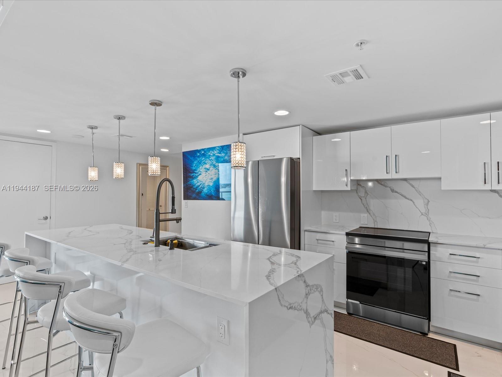 image Onyx On The Bay13