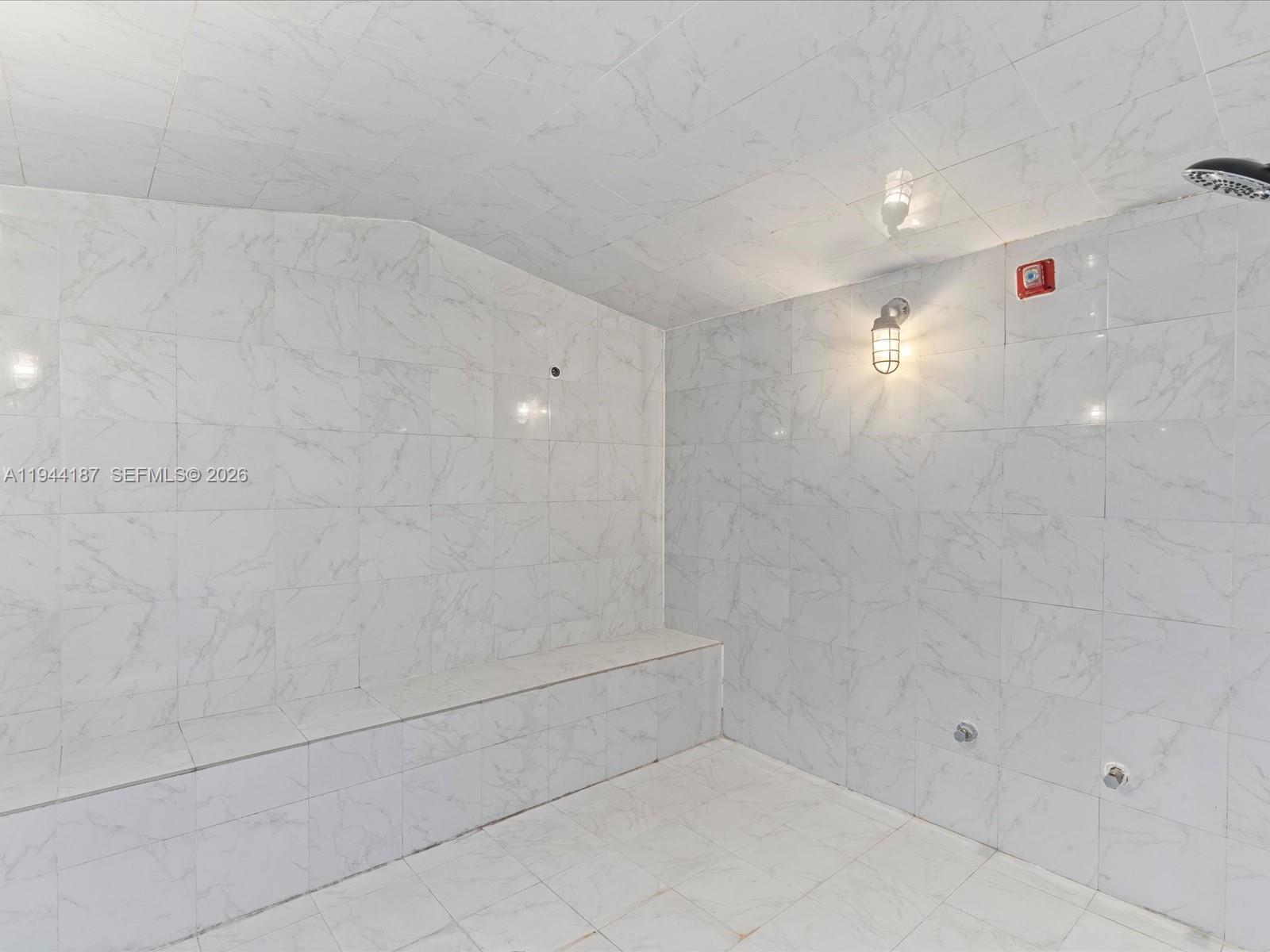 image Onyx On The Bay42