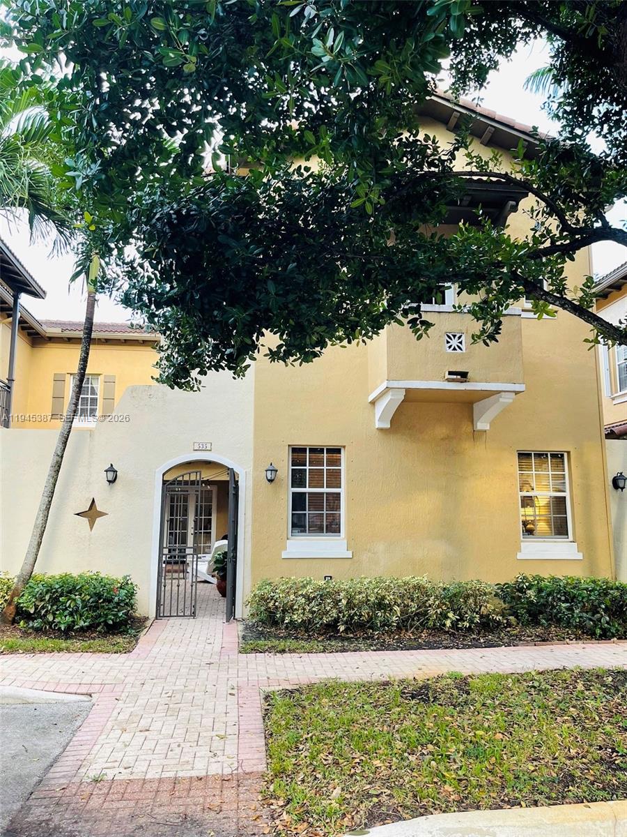 535 SW 146th Ter #3-8