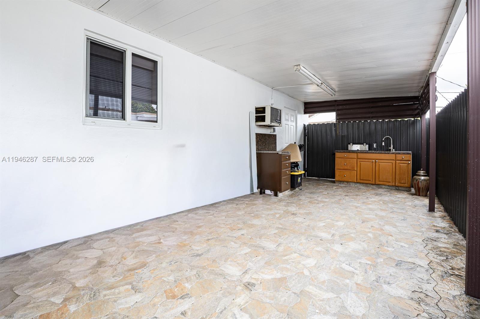 1243 W 78th St Hialeah, FL 33014