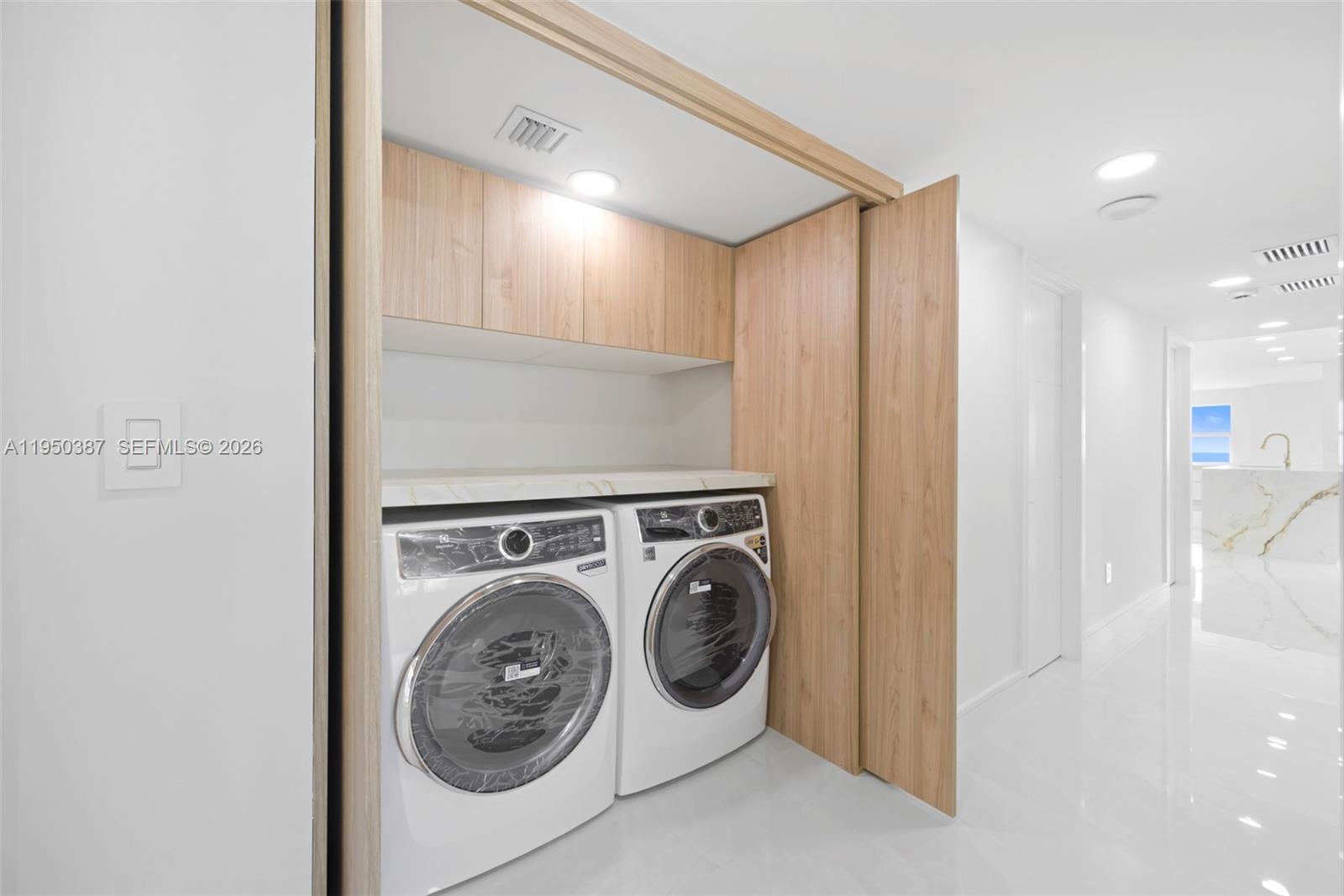 3410 Galt Ocean Dr #PH2N Fort Lauderdale, FL 33308