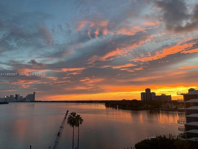 10350 W Bay Hbr Dr #8F Bay Harbor Islands, FL 33154