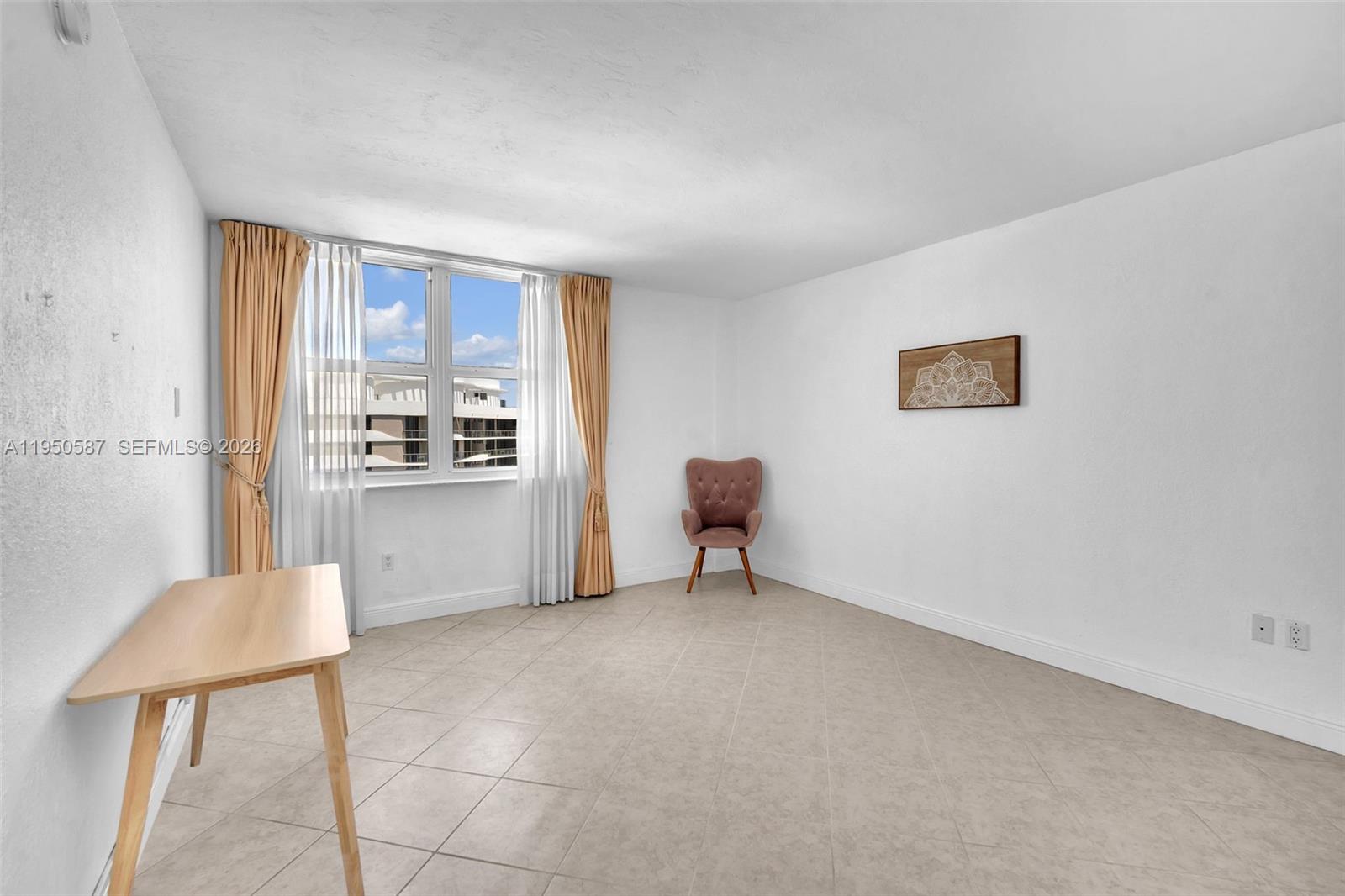 10350 W Bay Hbr Dr #8F Bay Harbor Islands, FL 33154