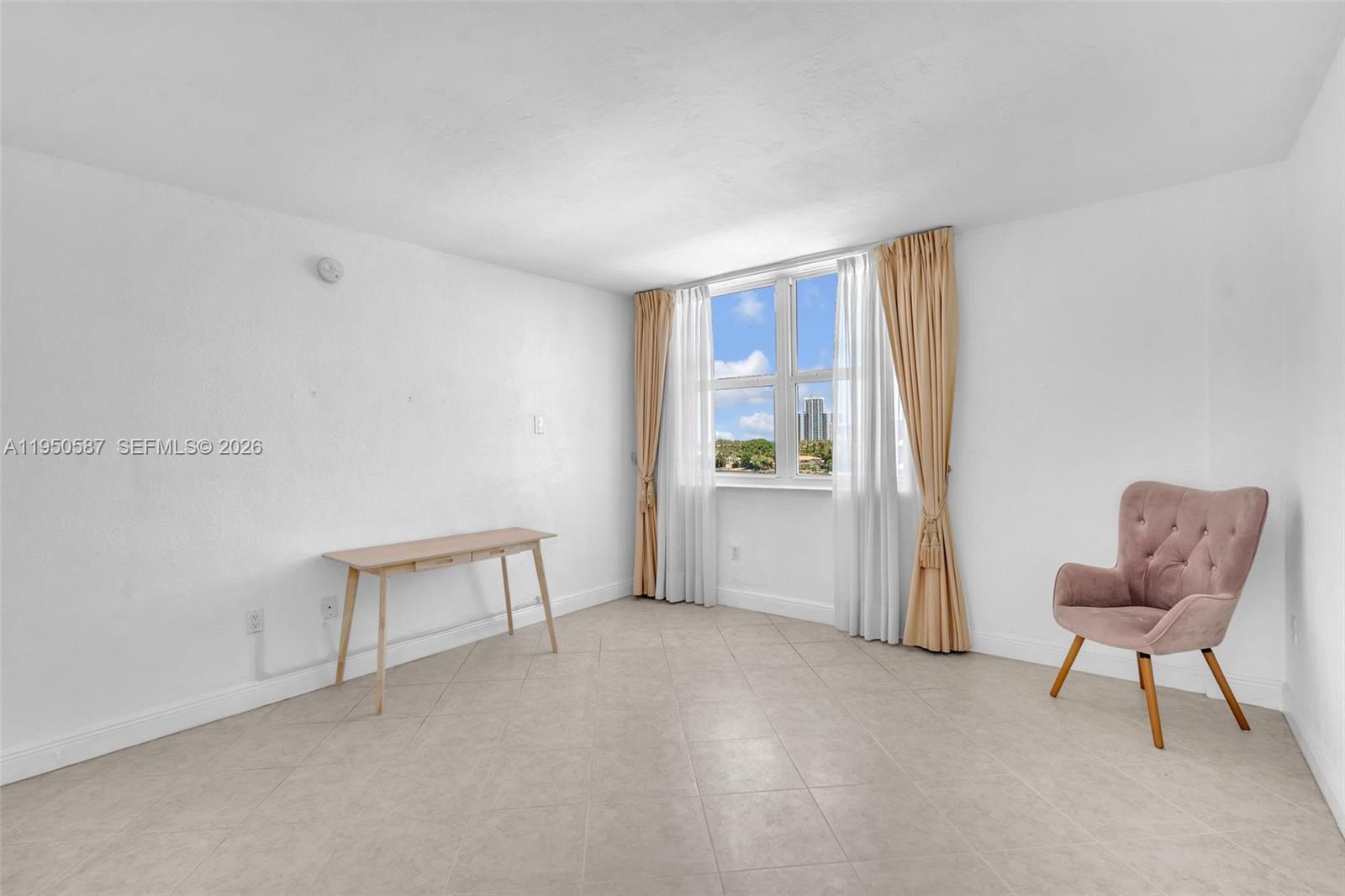 10350 W Bay Hbr Dr #8F Bay Harbor Islands, FL 33154