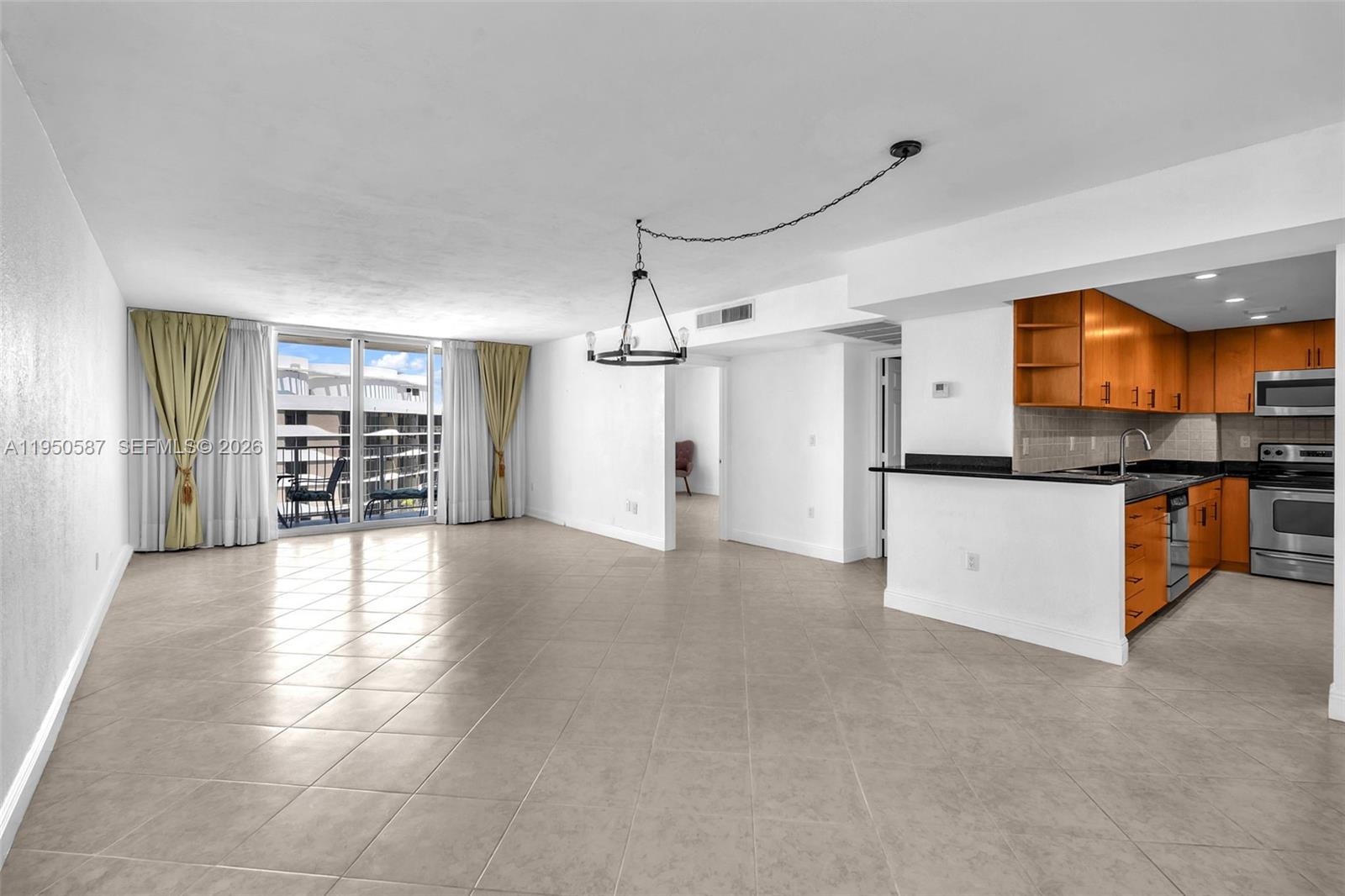 10350 W Bay Hbr Dr #8F Bay Harbor Islands, FL 33154