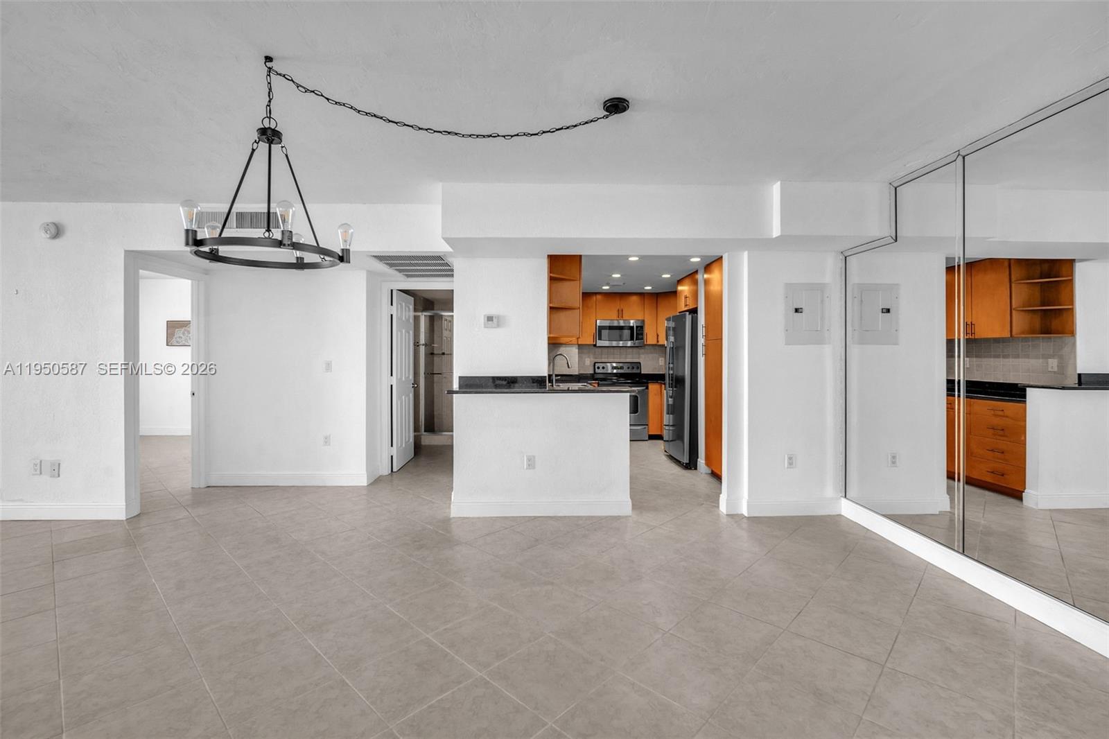 10350 W Bay Hbr Dr #8F Bay Harbor Islands, FL 33154