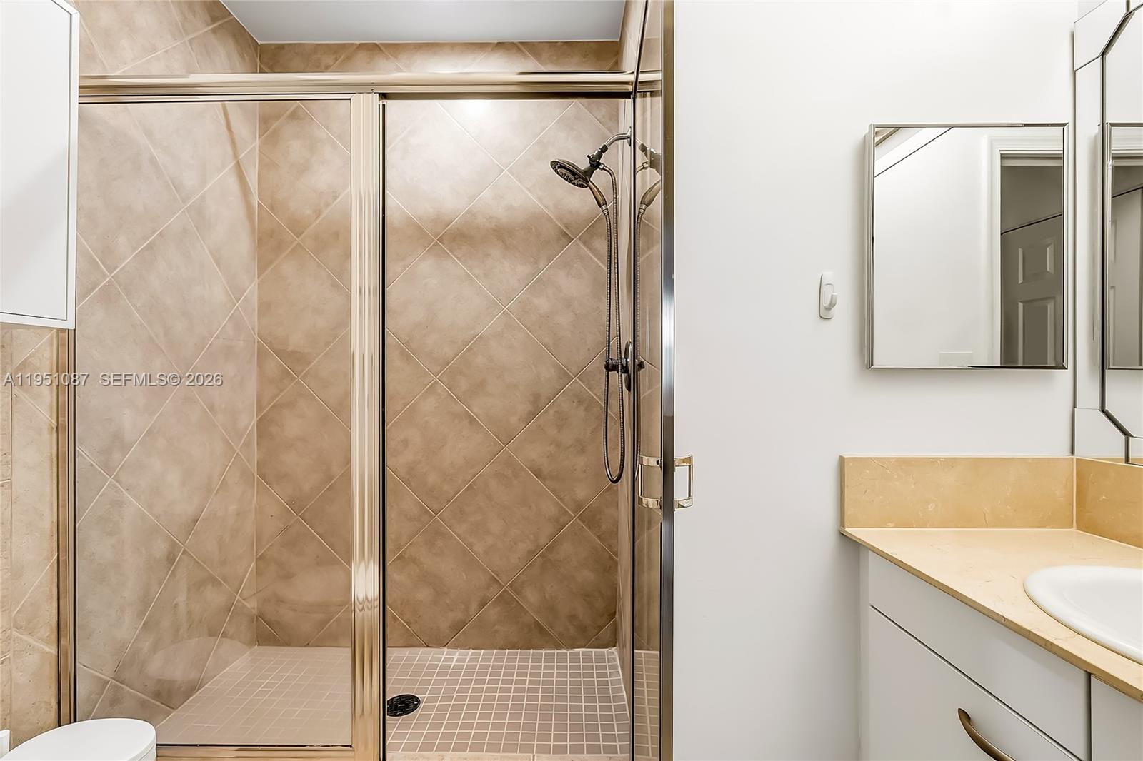 image 2080 Ocean Drive15