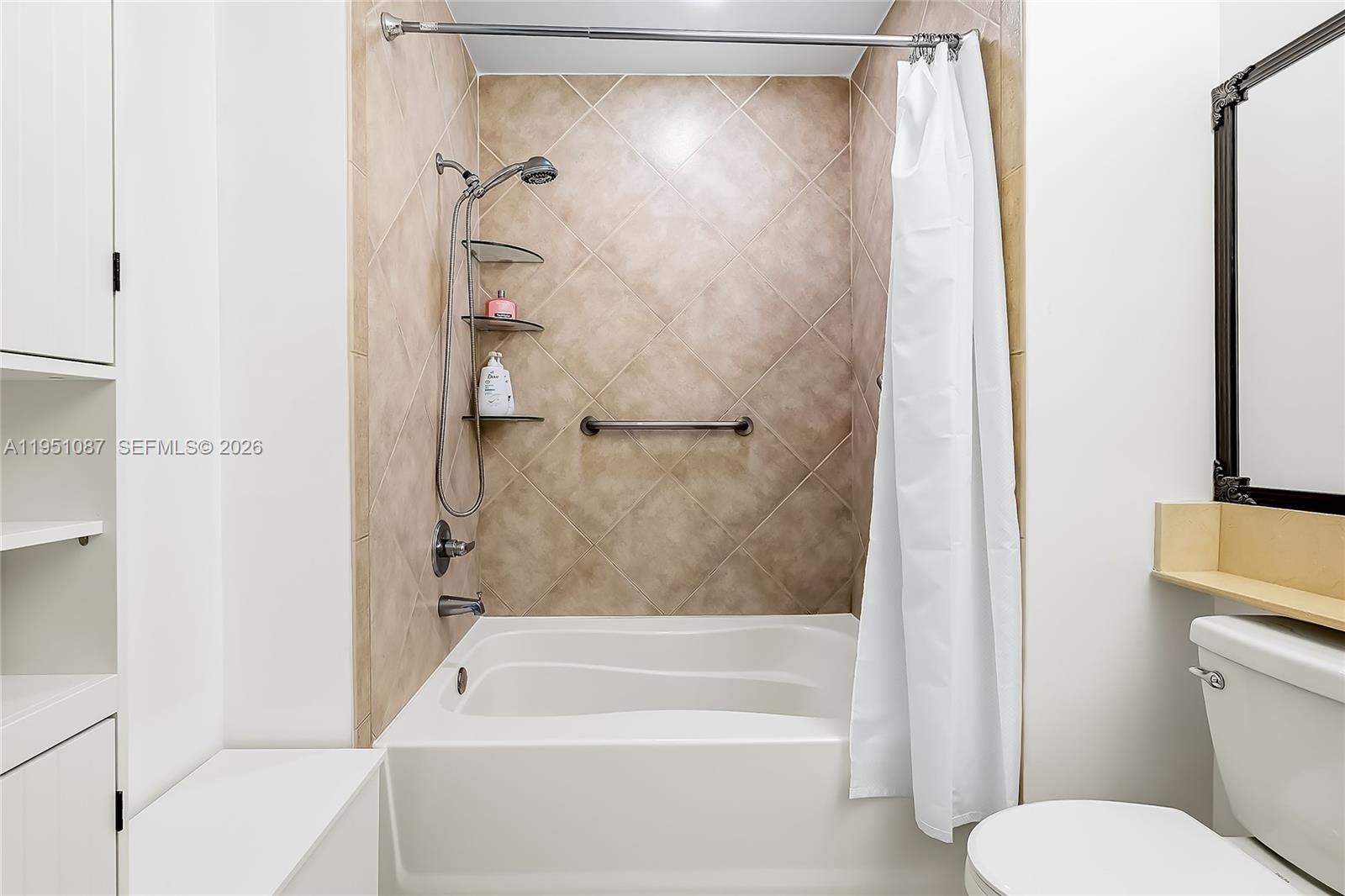 image 2080 Ocean Drive29