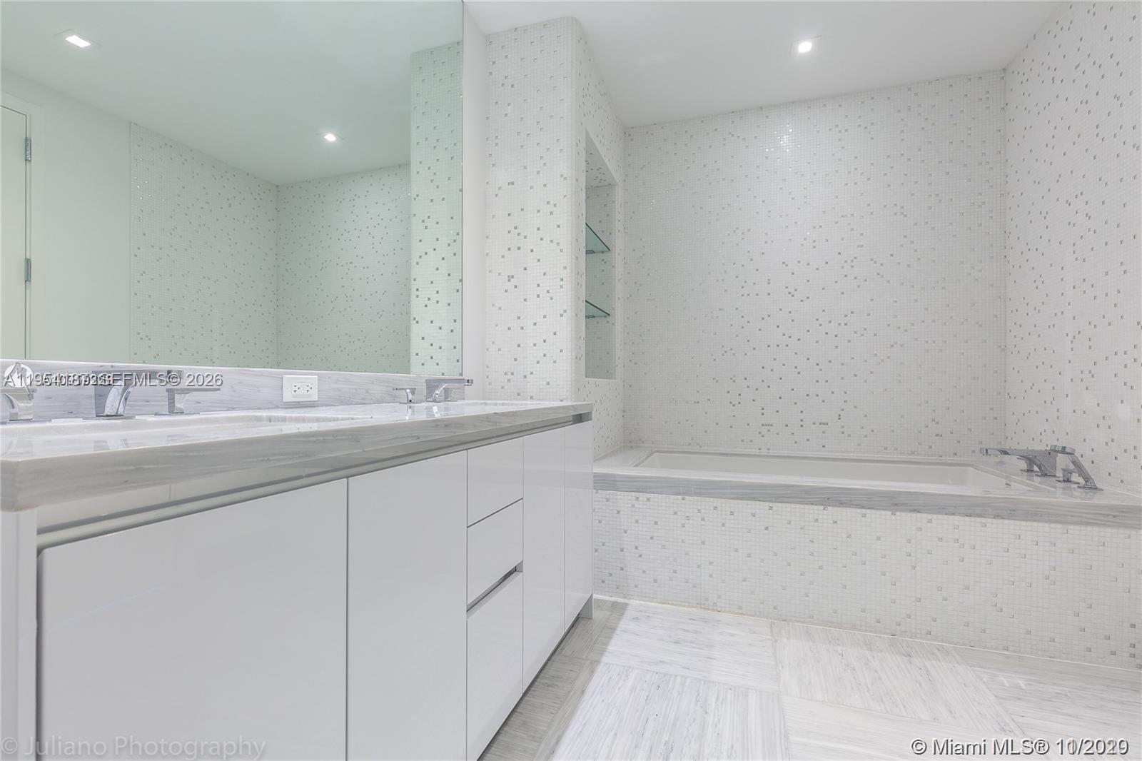 image Jade Signature15