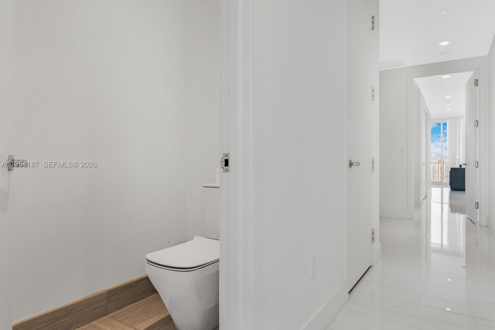 image Jade Signature30