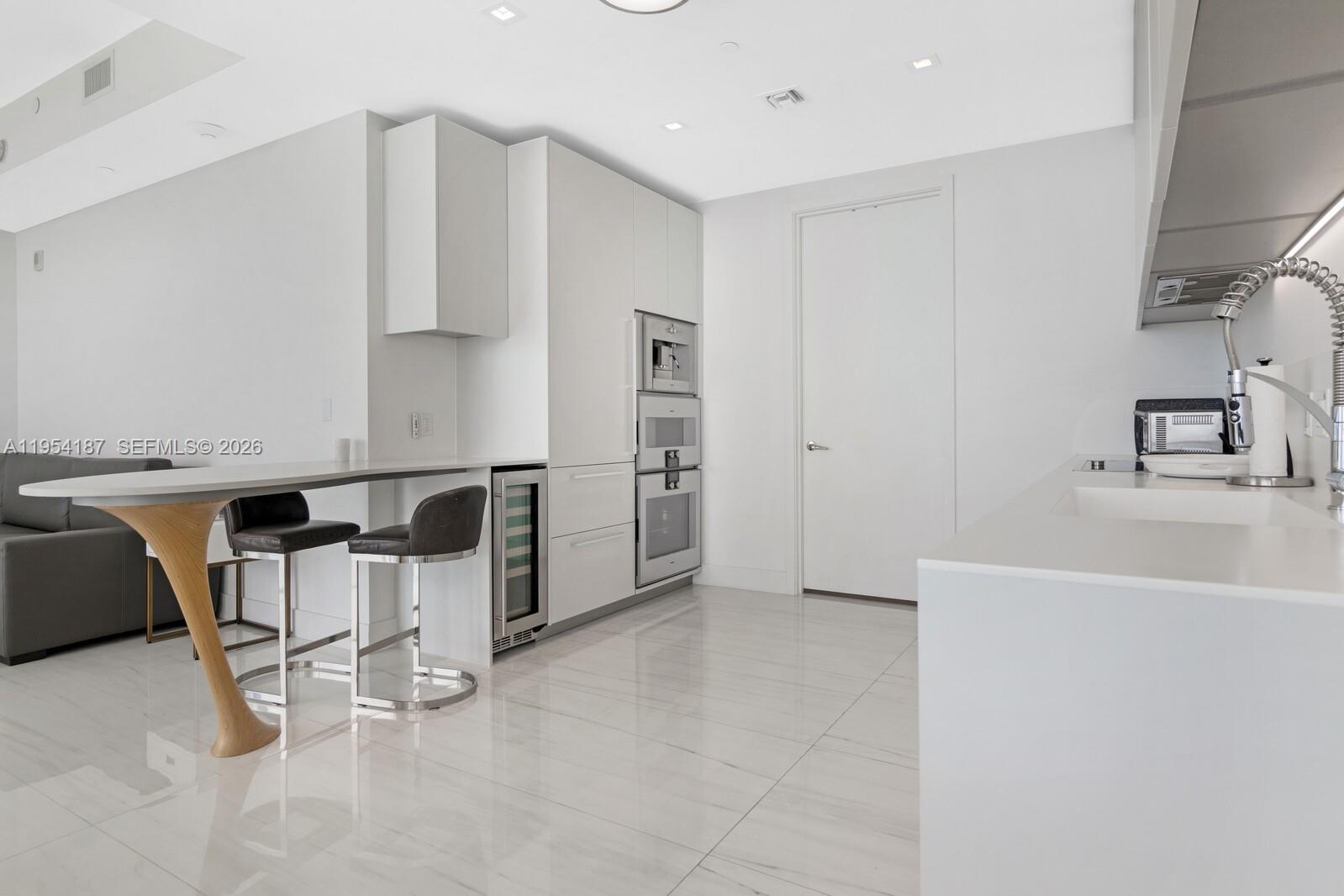 image Jade Signature45