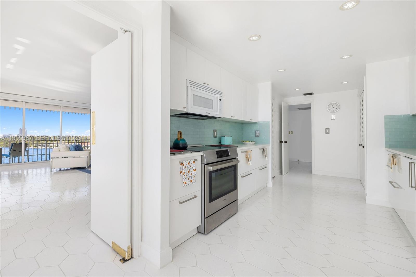 image Three Grove Isle10