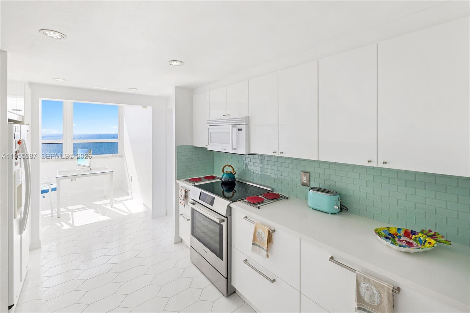 image Three Grove Isle12