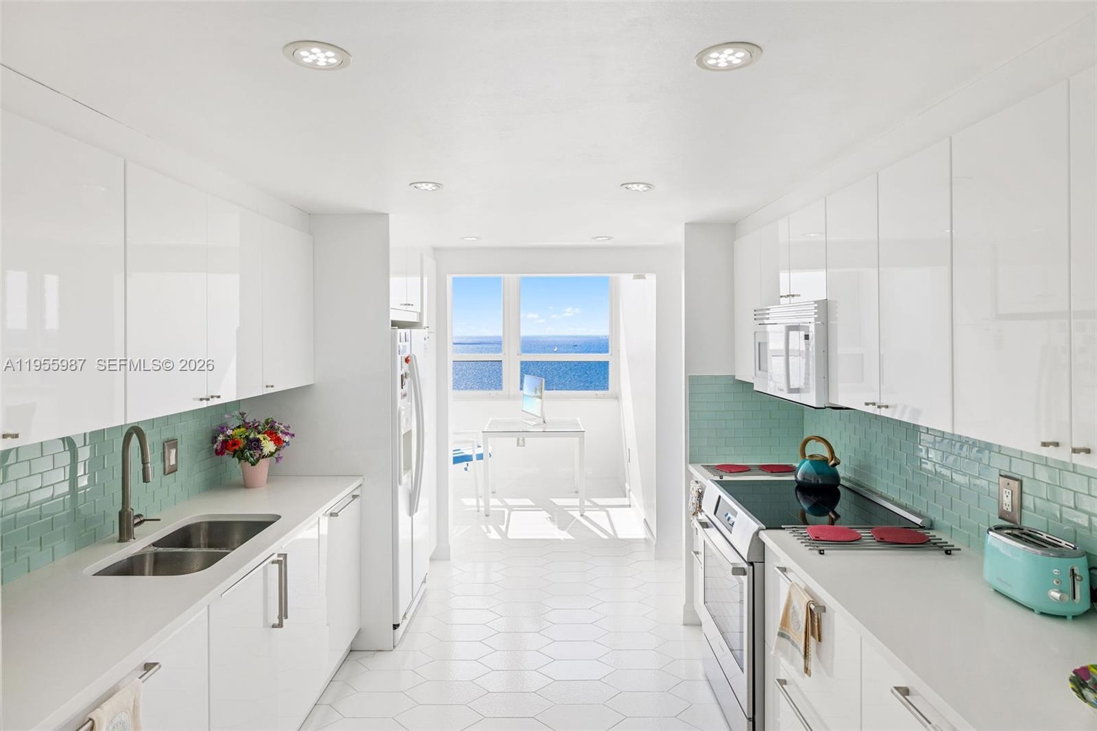 image Three Grove Isle13