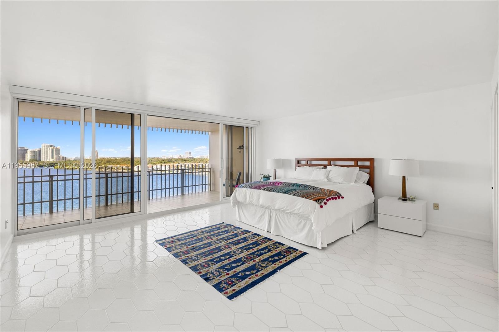 image Three Grove Isle15