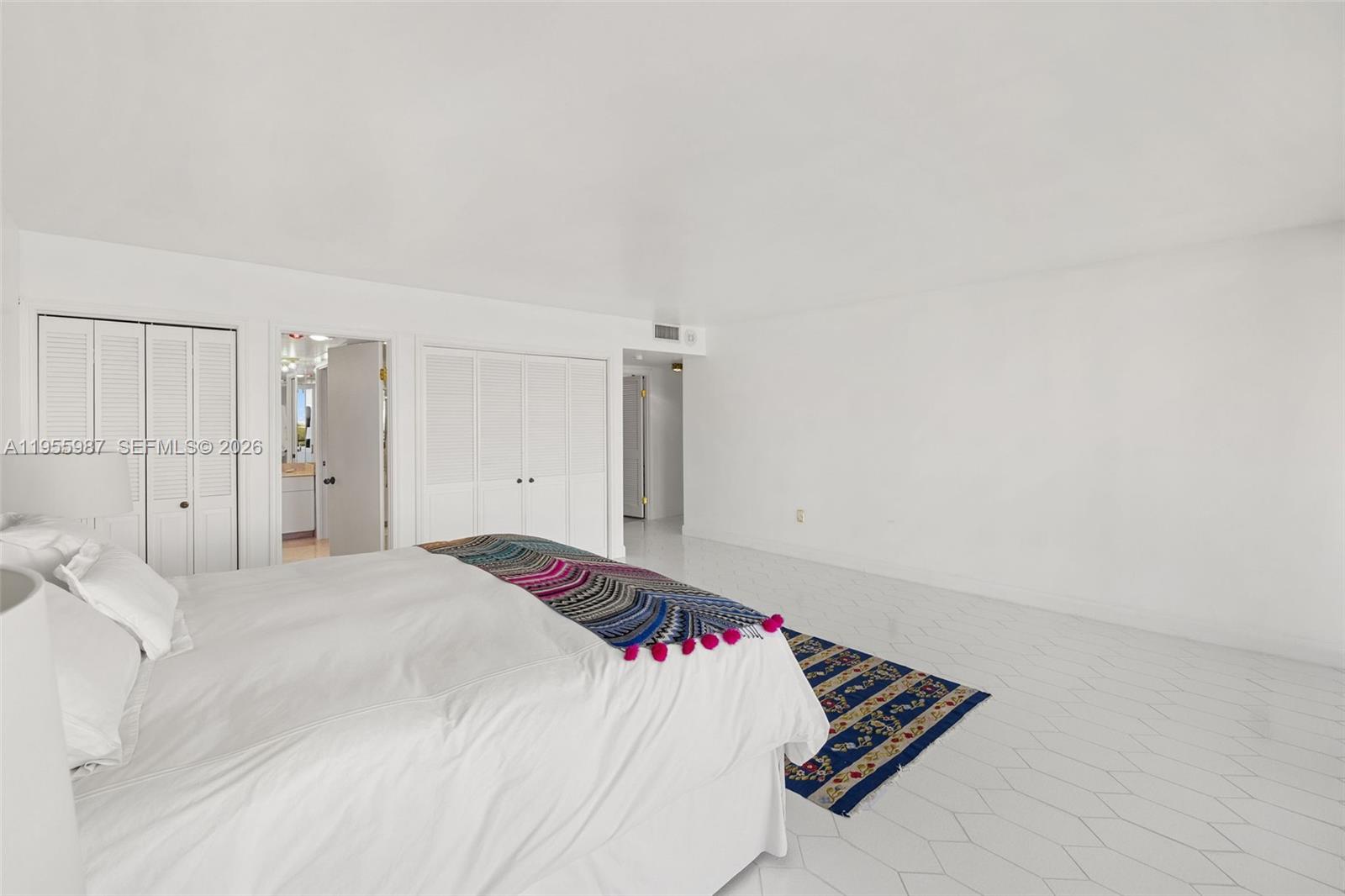 image Three Grove Isle19