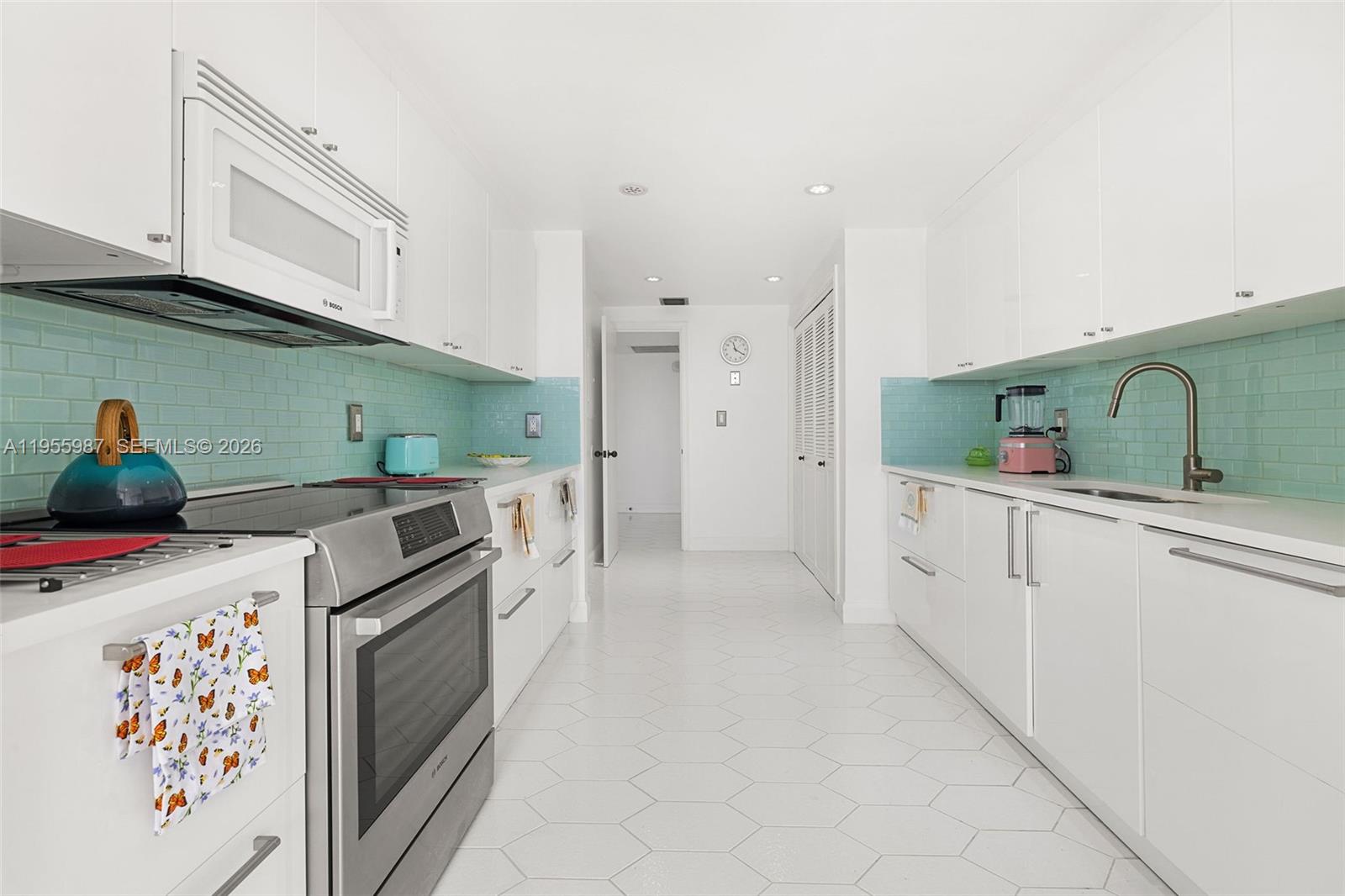 image Three Grove Isle4