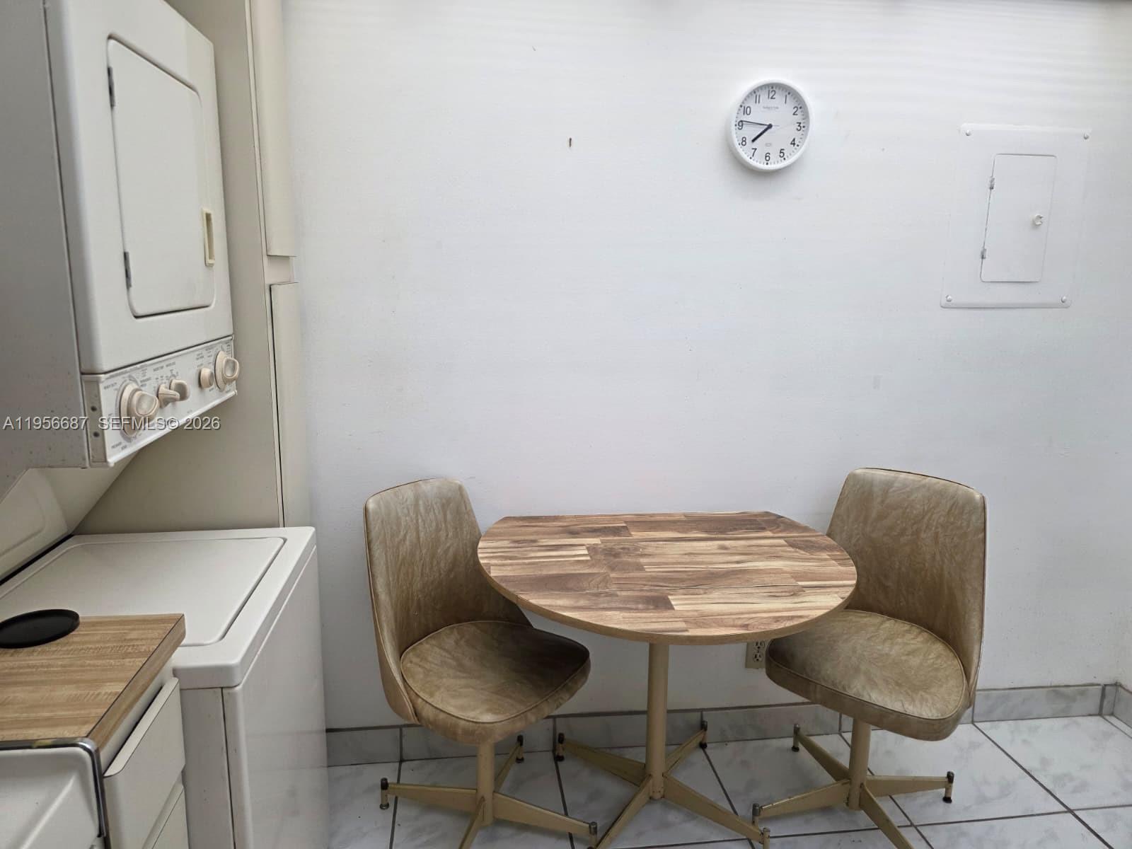 image Winston Towers 7008