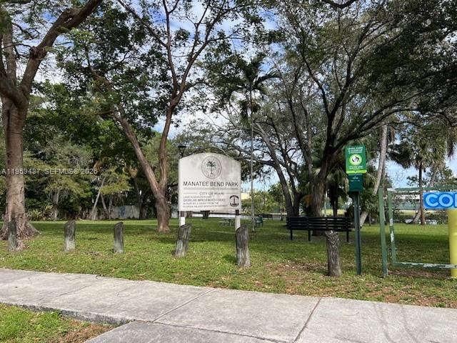 7715 NE 5th Ave Miami, FL 33138