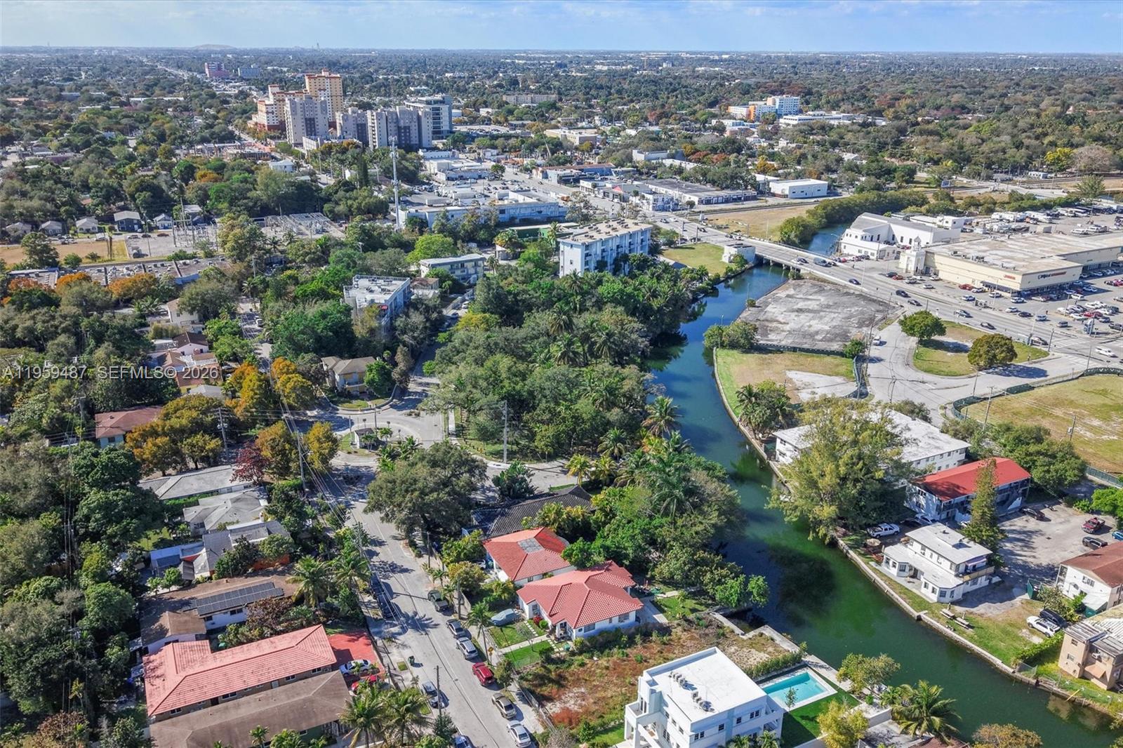 7715 NE 5th Ave Miami, FL 33138