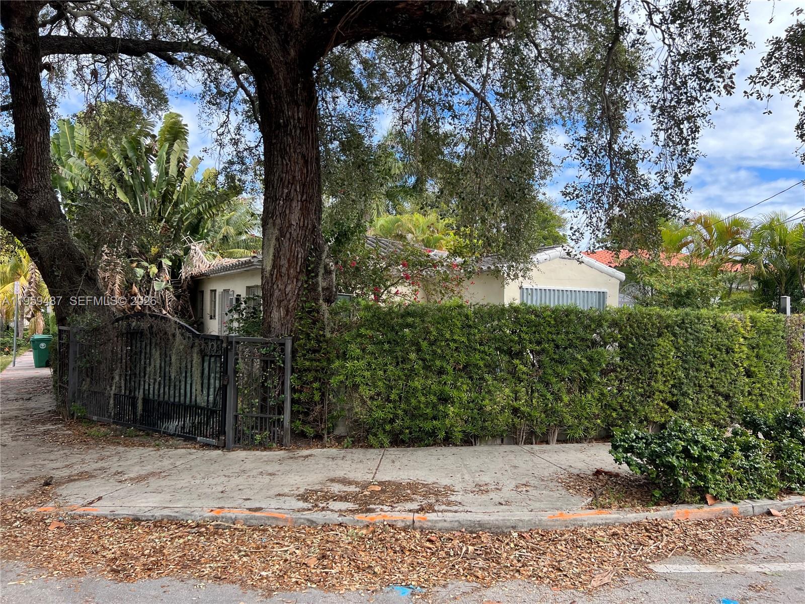 7715 NE 5th Ave Miami, FL 33138