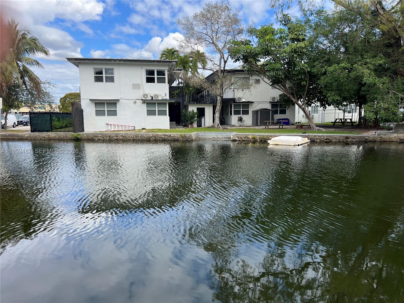 7715 NE 5th Ave Miami, FL 33138