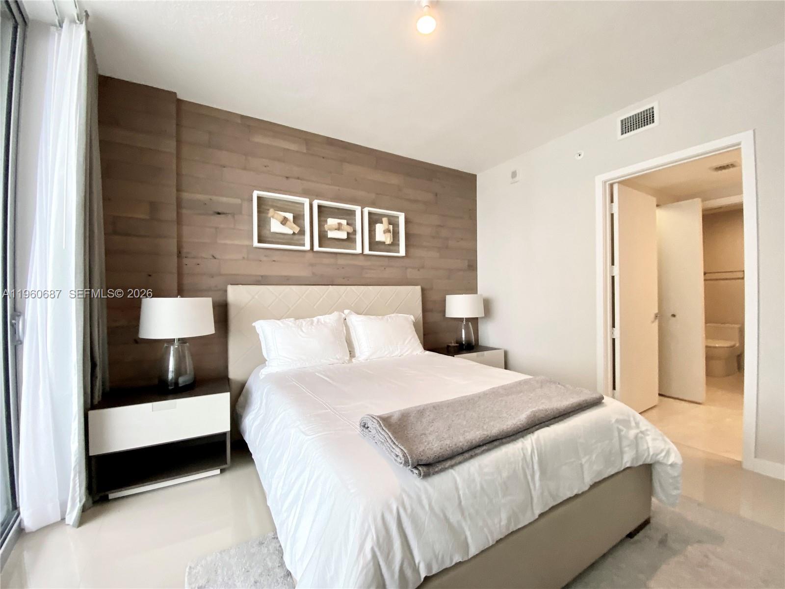 image Aria on the Bay13