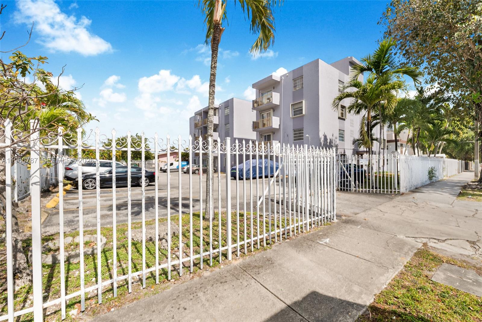 1661 SW 3rd St #25 Miami, FL 33135