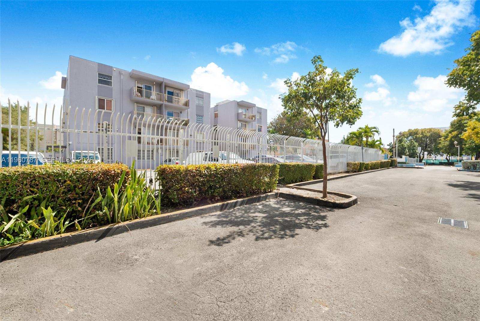 1661 SW 3rd St #25 Miami, FL 33135