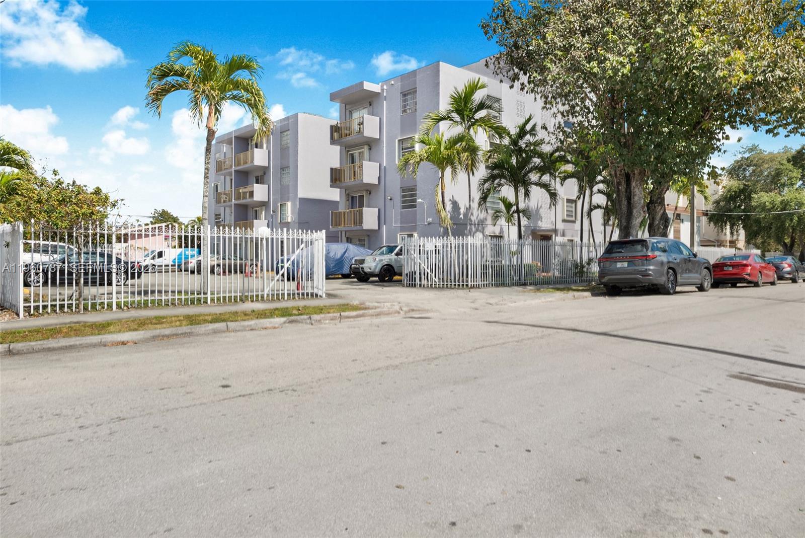 1661 SW 3rd St #25 Miami, FL 33135