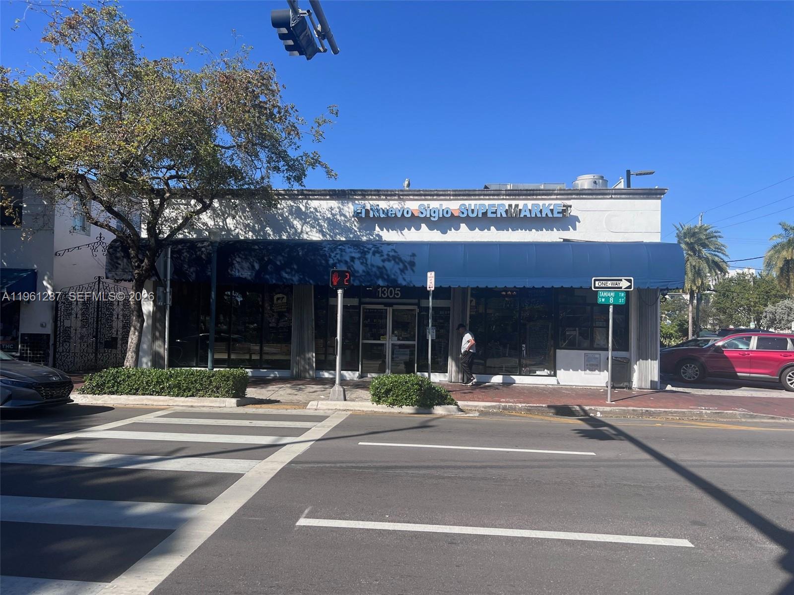 1305 SW 8th St Miami, FL 33135