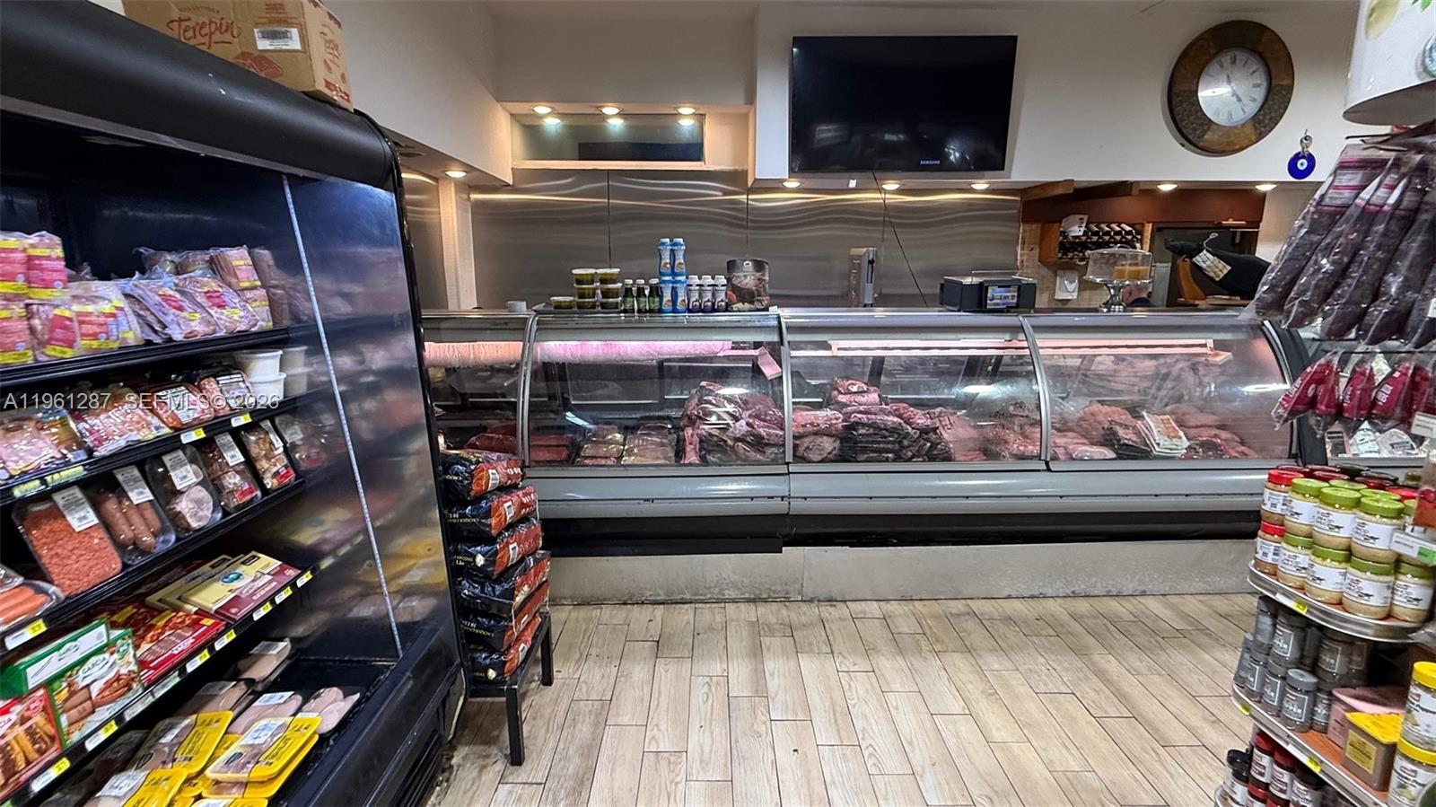 1305 SW 8th St Miami, FL 33135