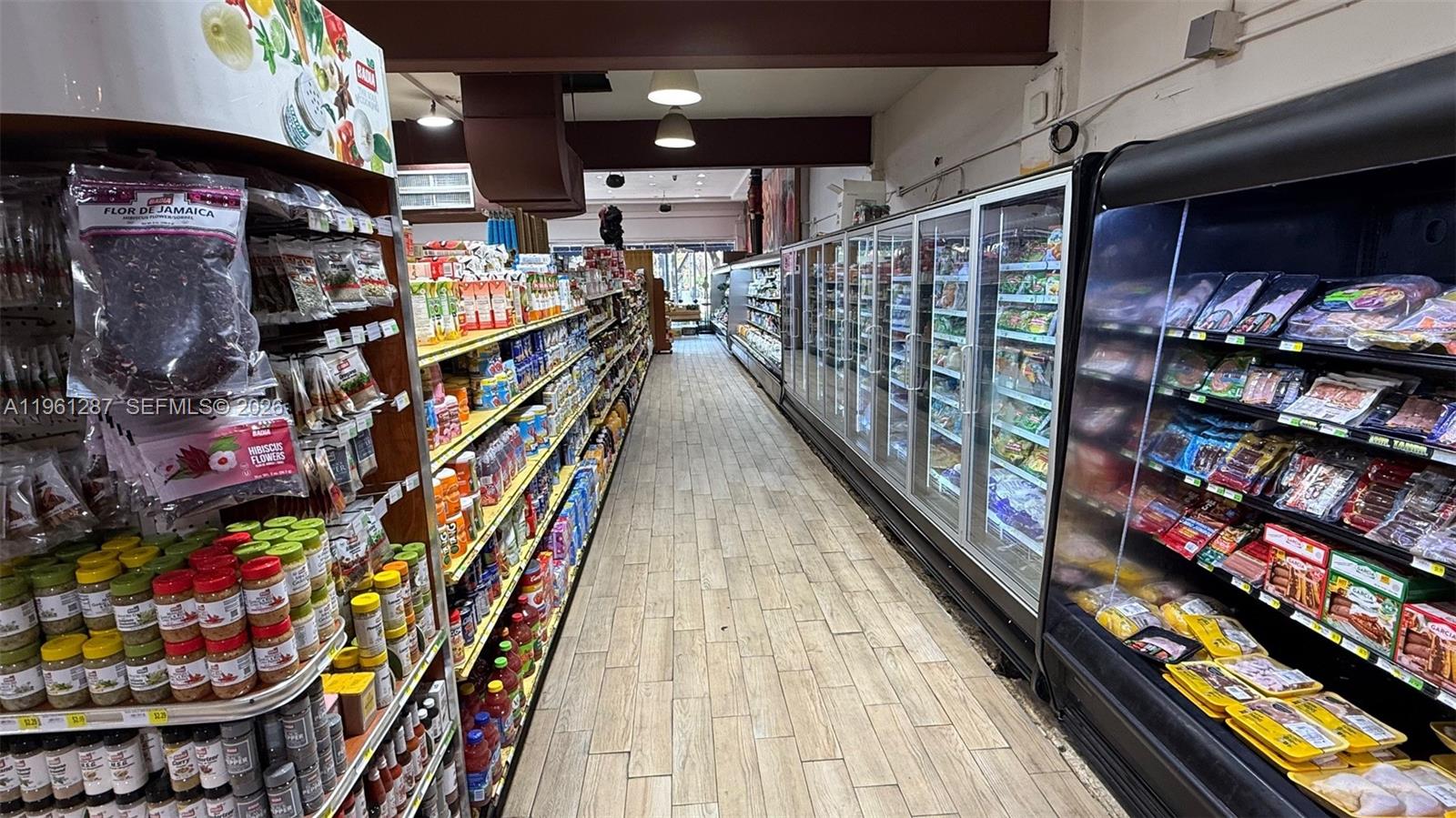 1305 SW 8th St Miami, FL 33135