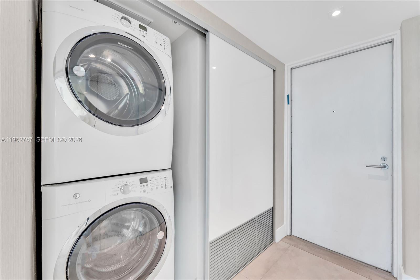 6620 Indian Crk Dr #609 Miami Beach, FL 33141