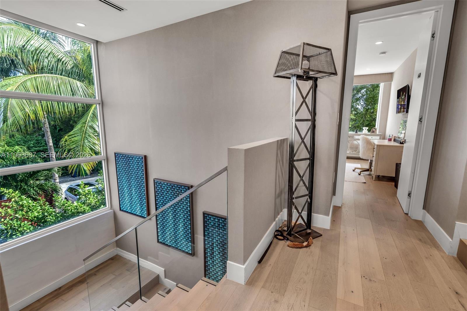 285 W Mashta Dr Key Biscayne, FL 33149