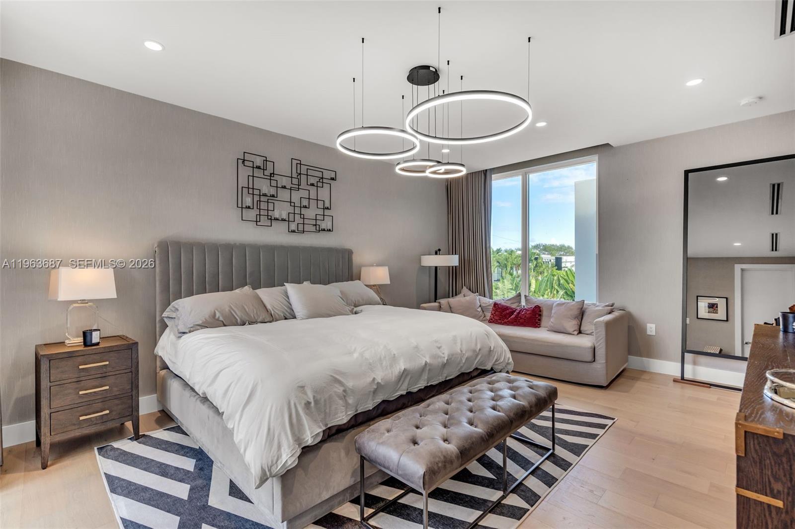 285 W Mashta Dr Key Biscayne, FL 33149