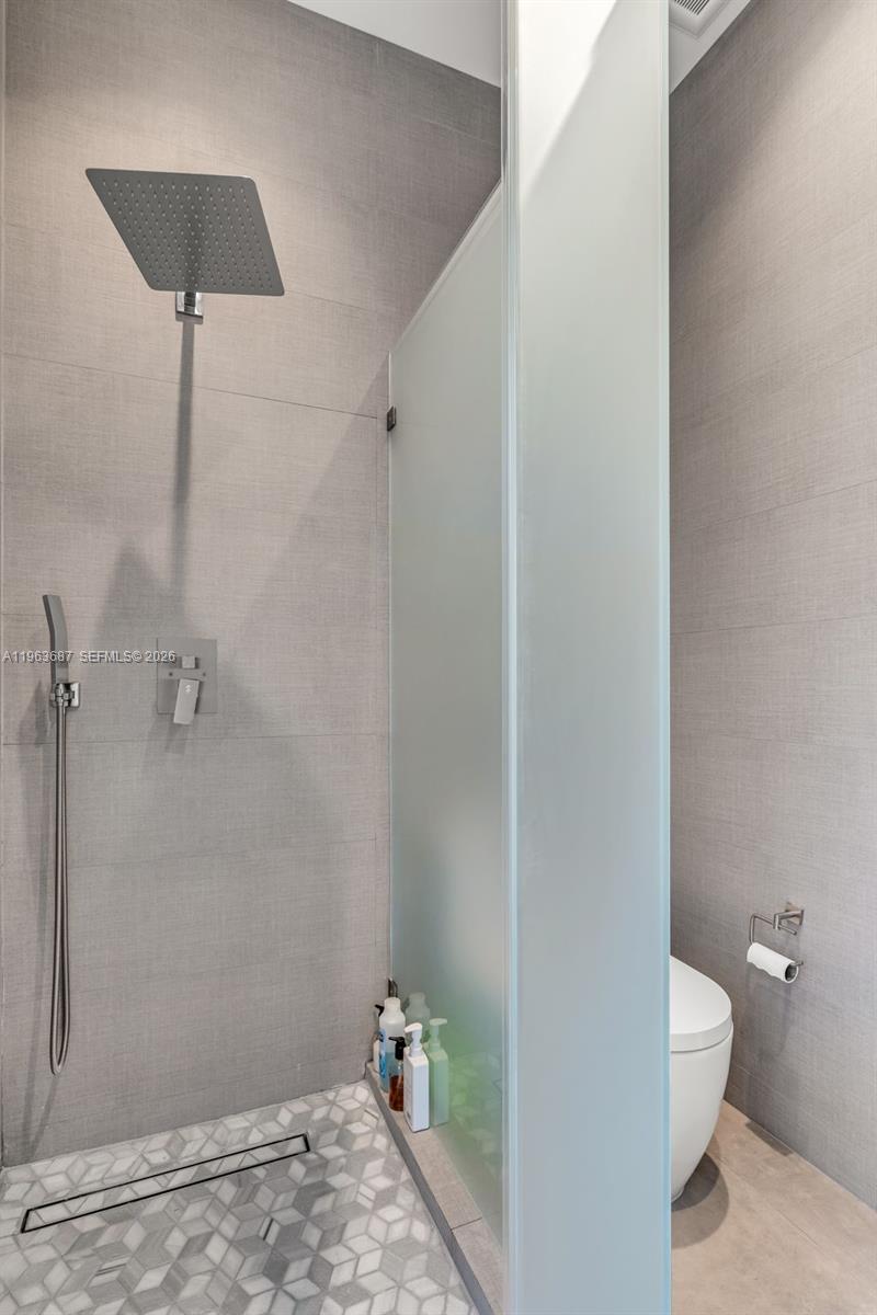 285 W Mashta Dr Key Biscayne, FL 33149