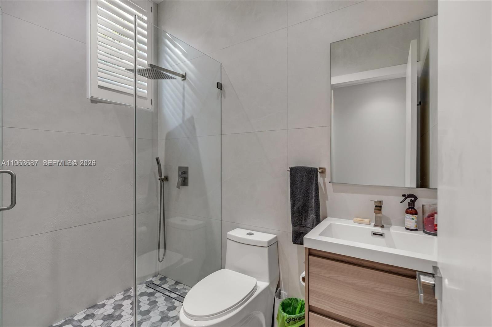 285 W Mashta Dr Key Biscayne, FL 33149