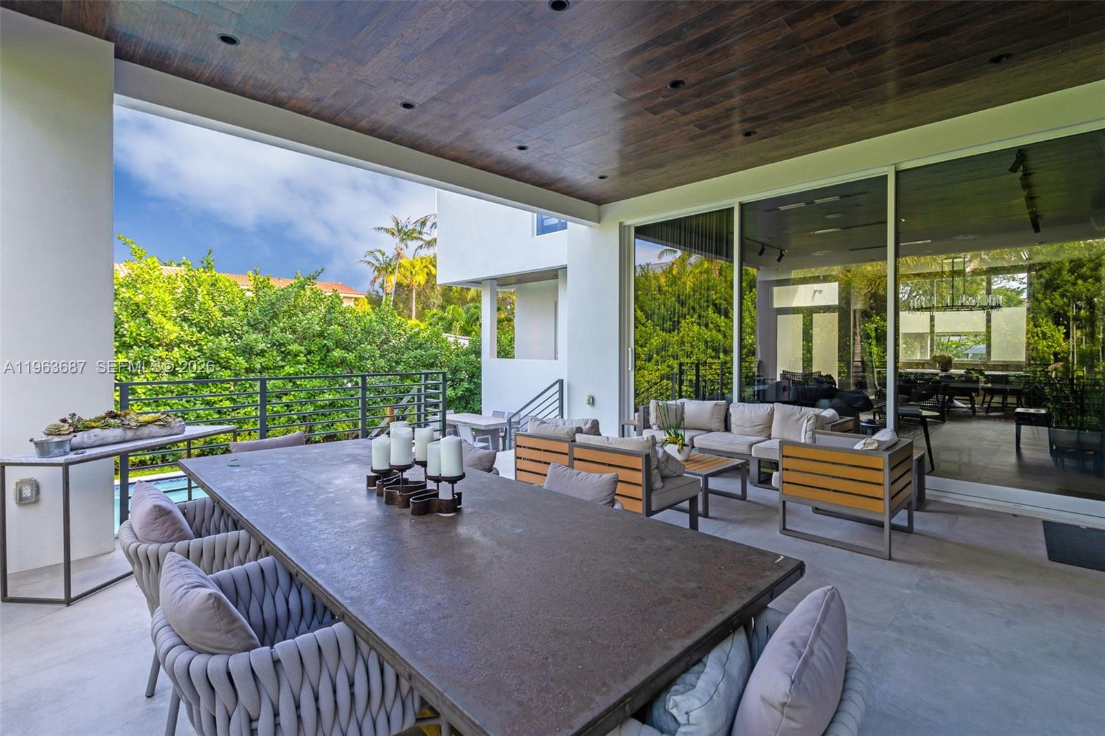 285 W Mashta Dr Key Biscayne, FL 33149