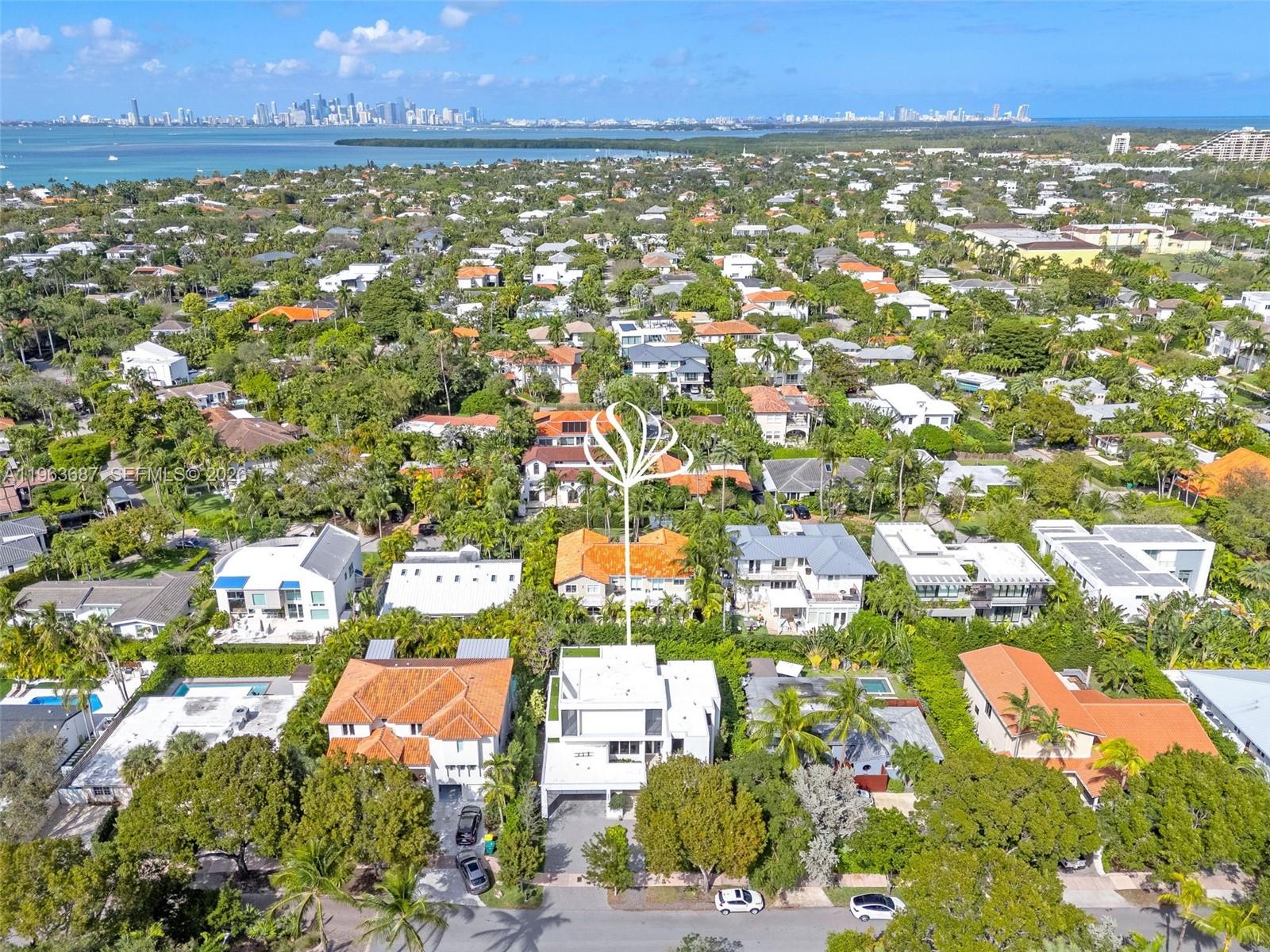 285 W Mashta Dr Key Biscayne, FL 33149