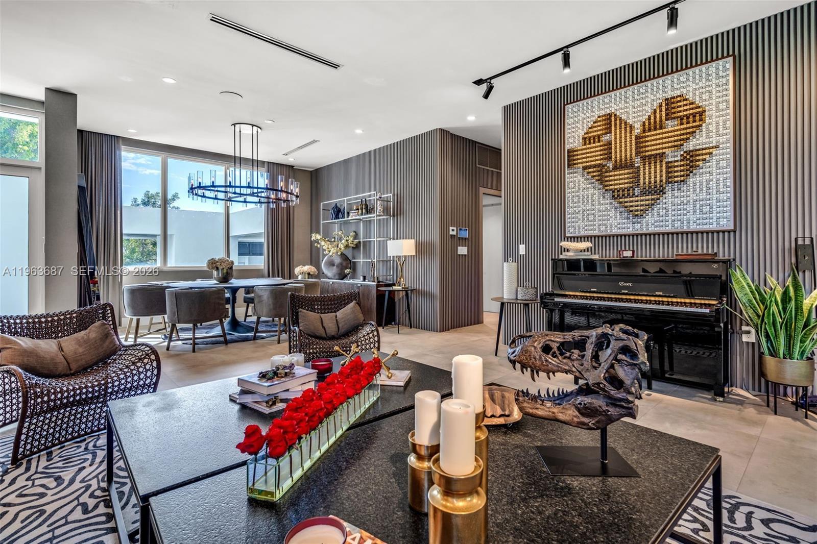 285 W Mashta Dr Key Biscayne, FL 33149