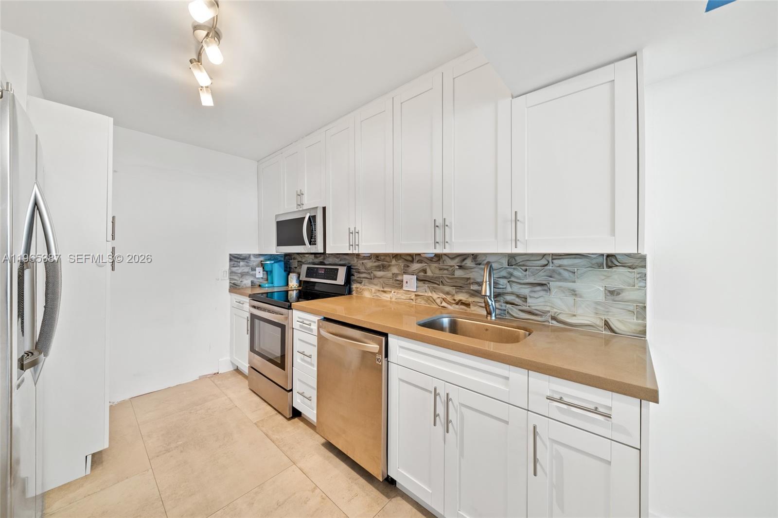 2101 S Ocean Dr #2304 Hollywood, FL 33019