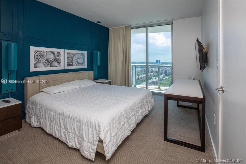 image Sole on the Ocean11