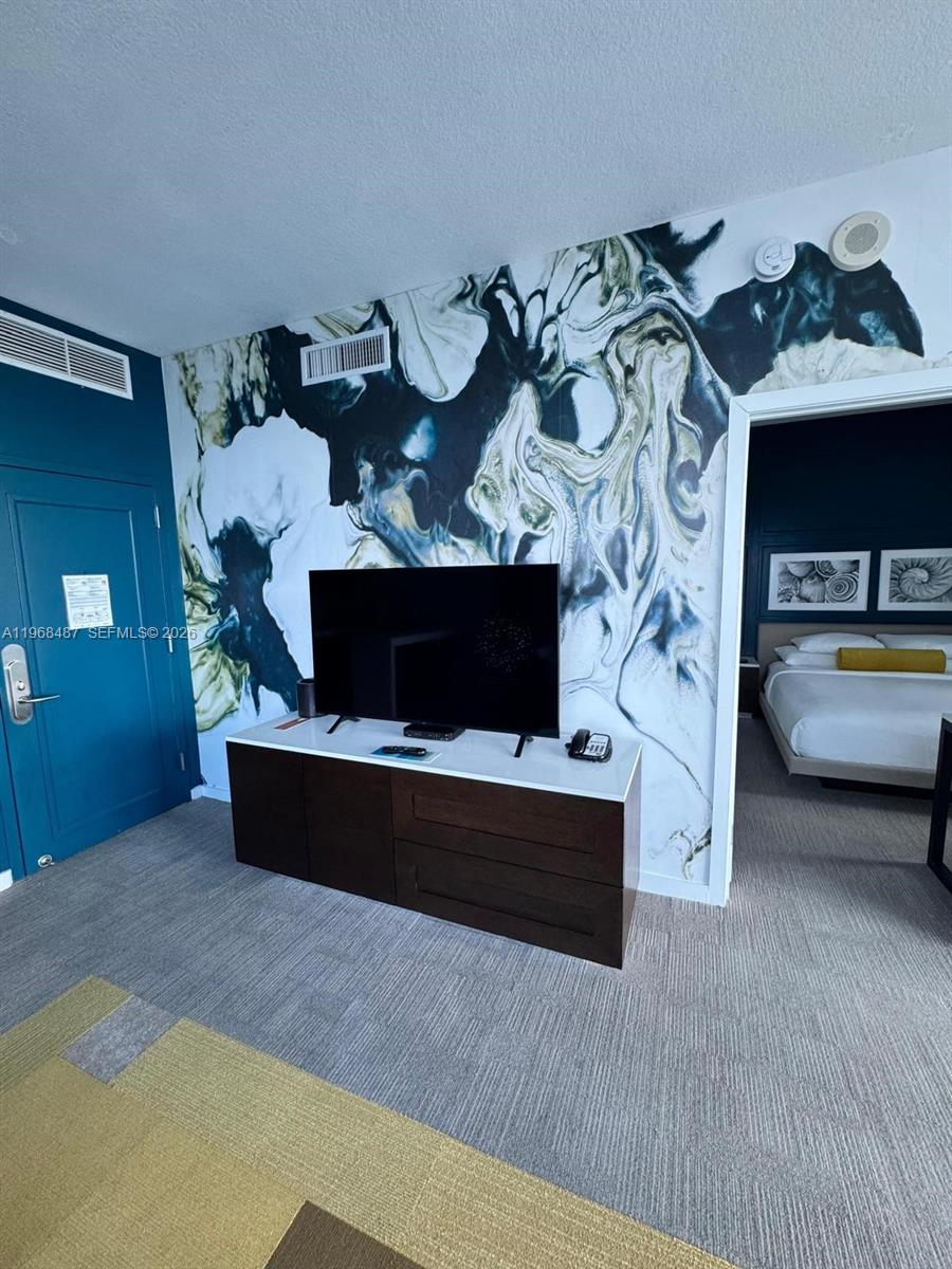 image Sole on the Ocean15