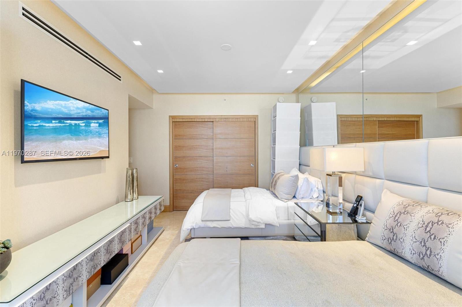 image Acqualina Residences16