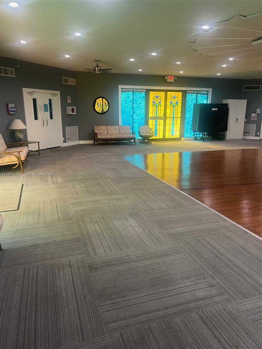 5171 W Oakland Park Blvd #203 Lauderdale Lakes, FL 33313