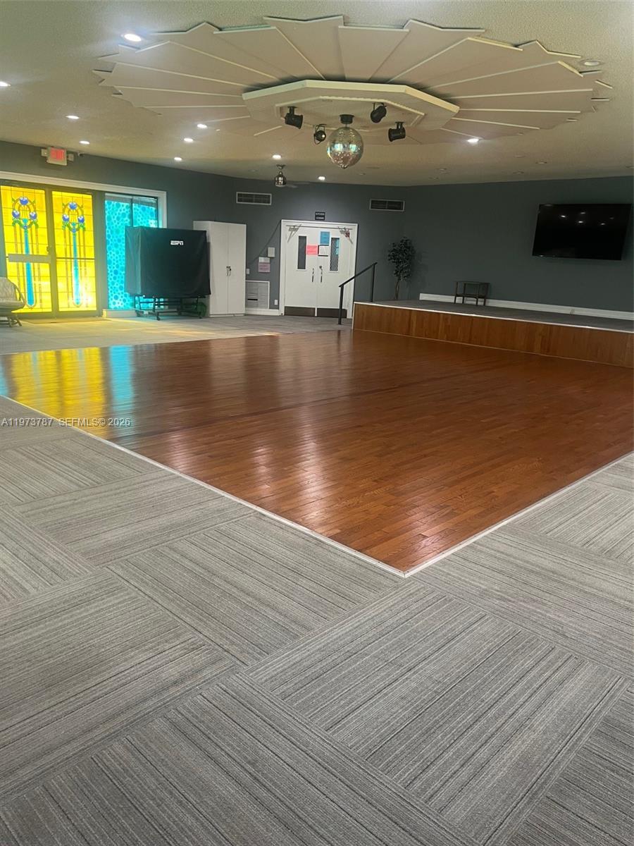 5171 W Oakland Park Blvd #203 Lauderdale Lakes, FL 33313