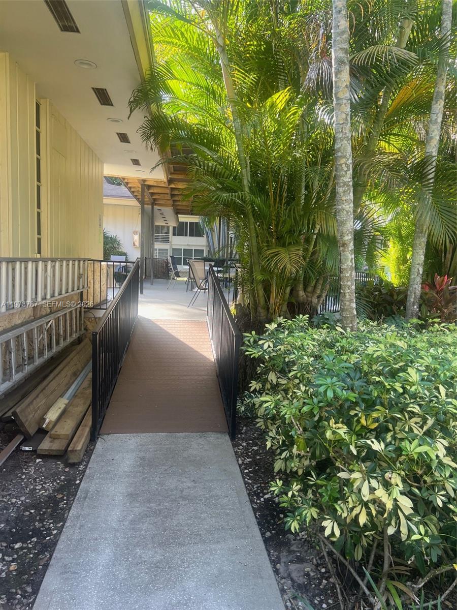 5171 W Oakland Park Blvd #203 Lauderdale Lakes, FL 33313