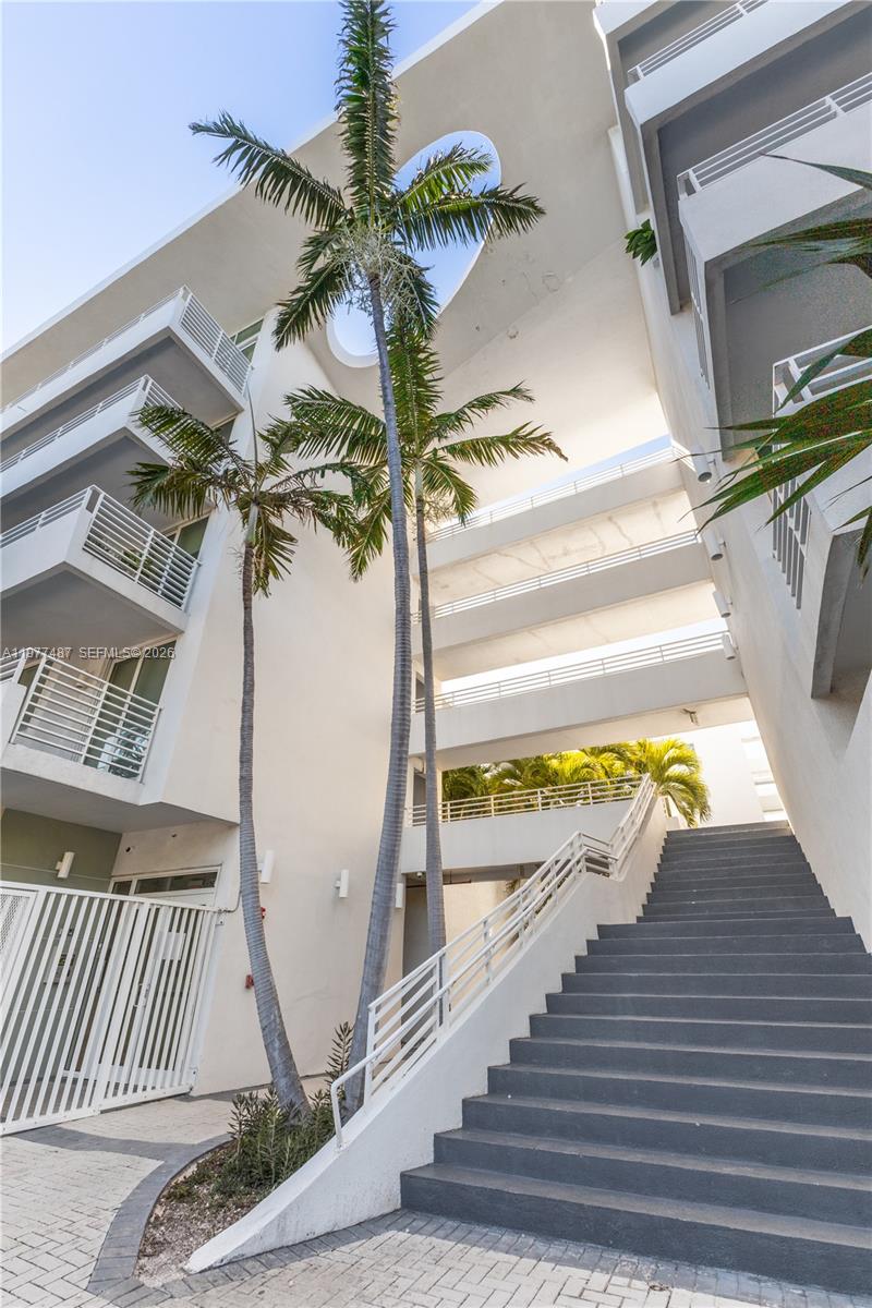 7800 Collins Ave #302 Miami Beach, FL 33141