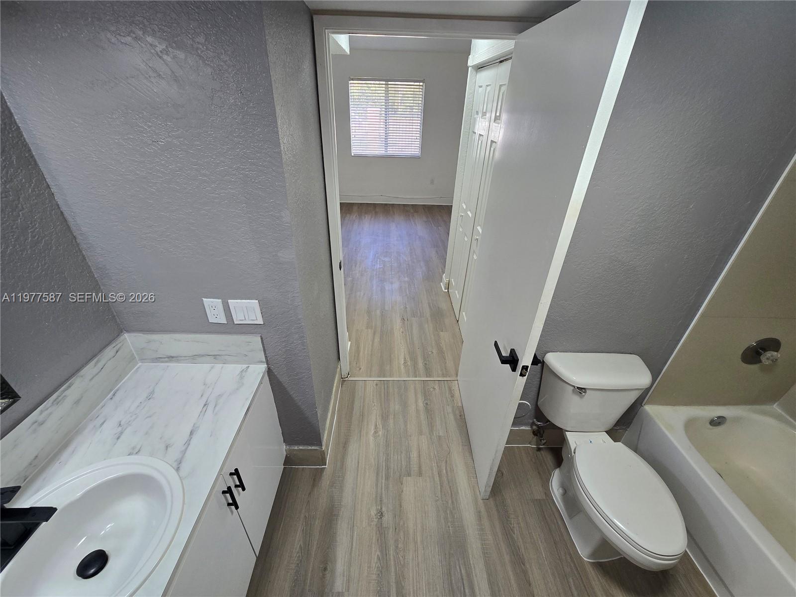 12555 NW 11th Way #103 Miami, FL 33182